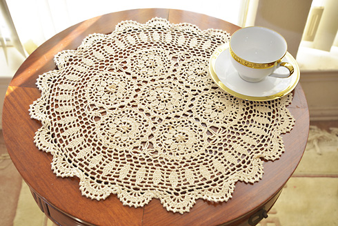 Wheat color Crochet Table Topper. 18"x18" Round. (2 pcs.) - Click Image to Close